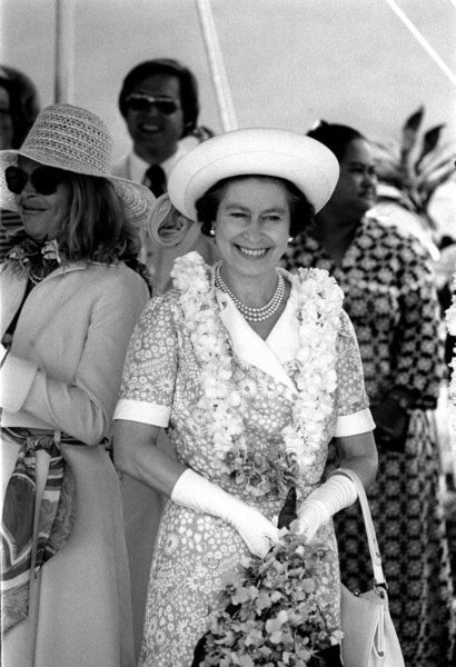 Royal Silver Jubilee Tour 1977. The Queen visits Samoa.