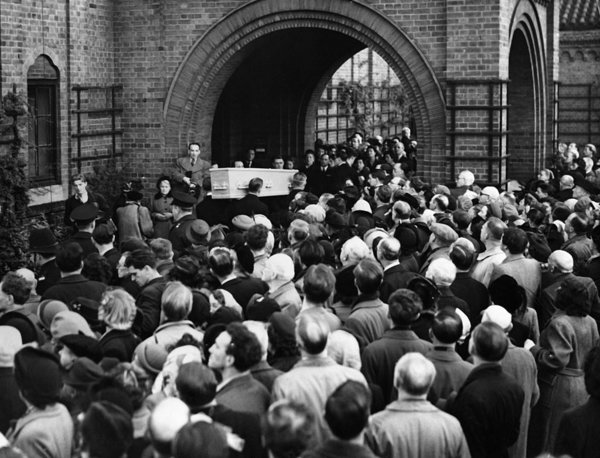 Bernard Shaw's funeral