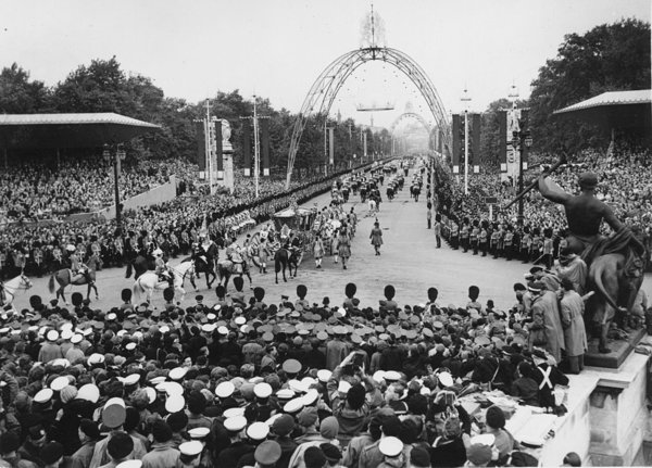 Coronation Crowds